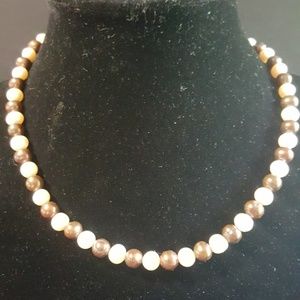 Vantel Pearls Cookies and Creme necklace